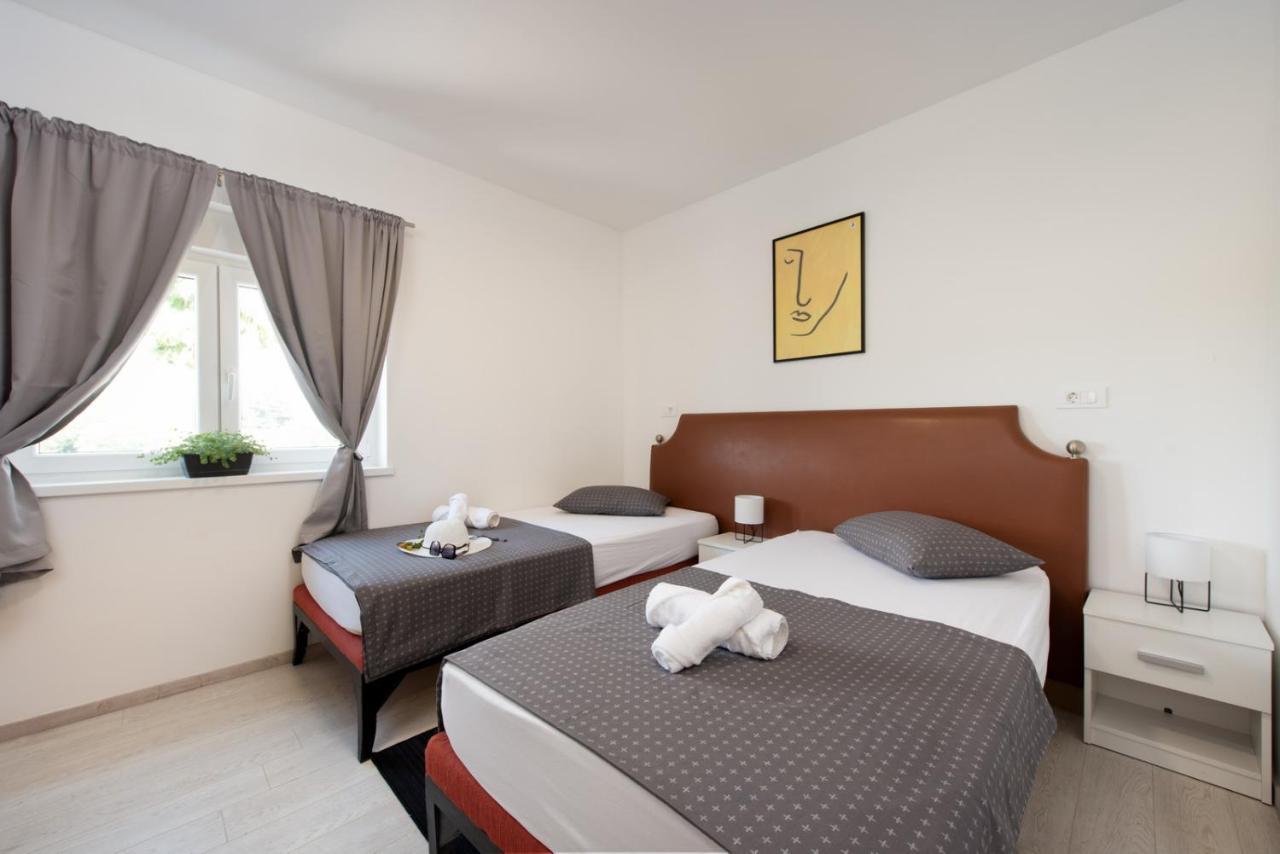 Hotel Potpićan 外观 照片