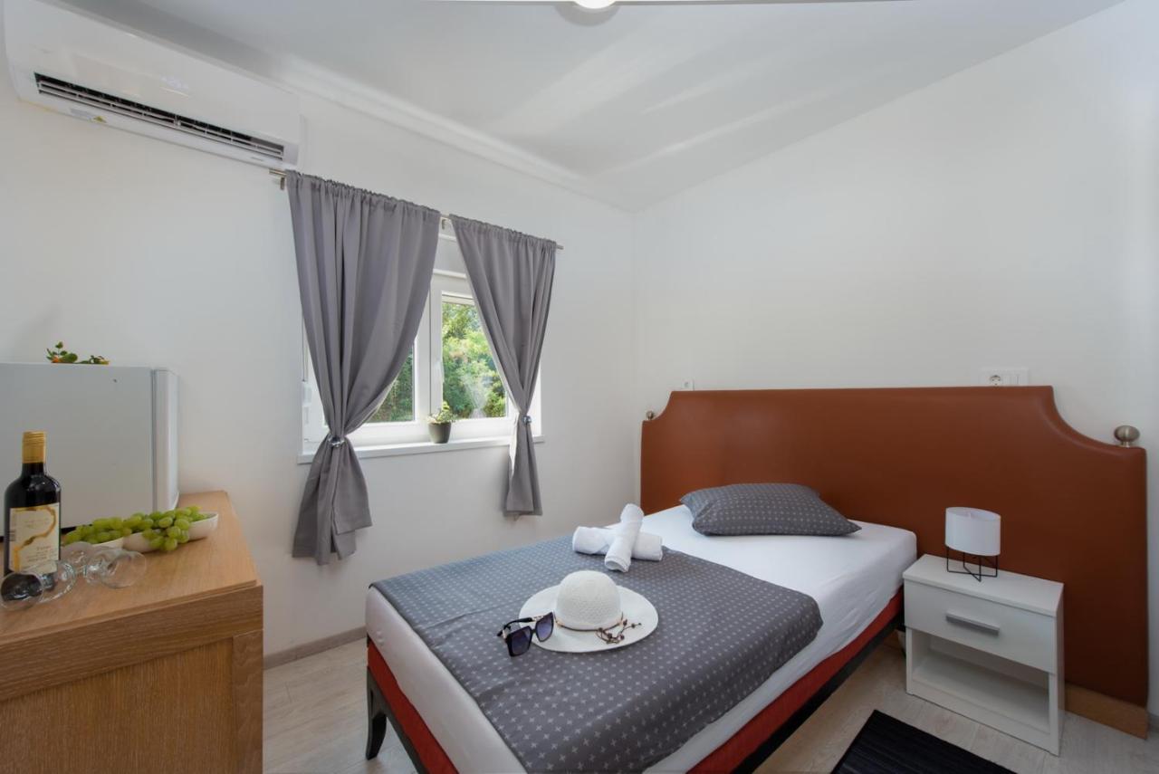 Hotel Potpićan 外观 照片