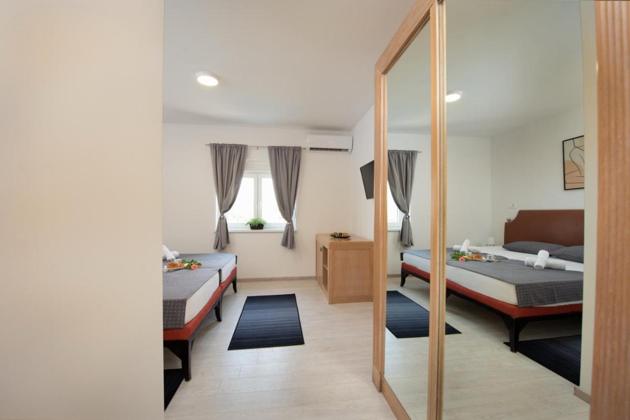 Hotel Potpićan 外观 照片